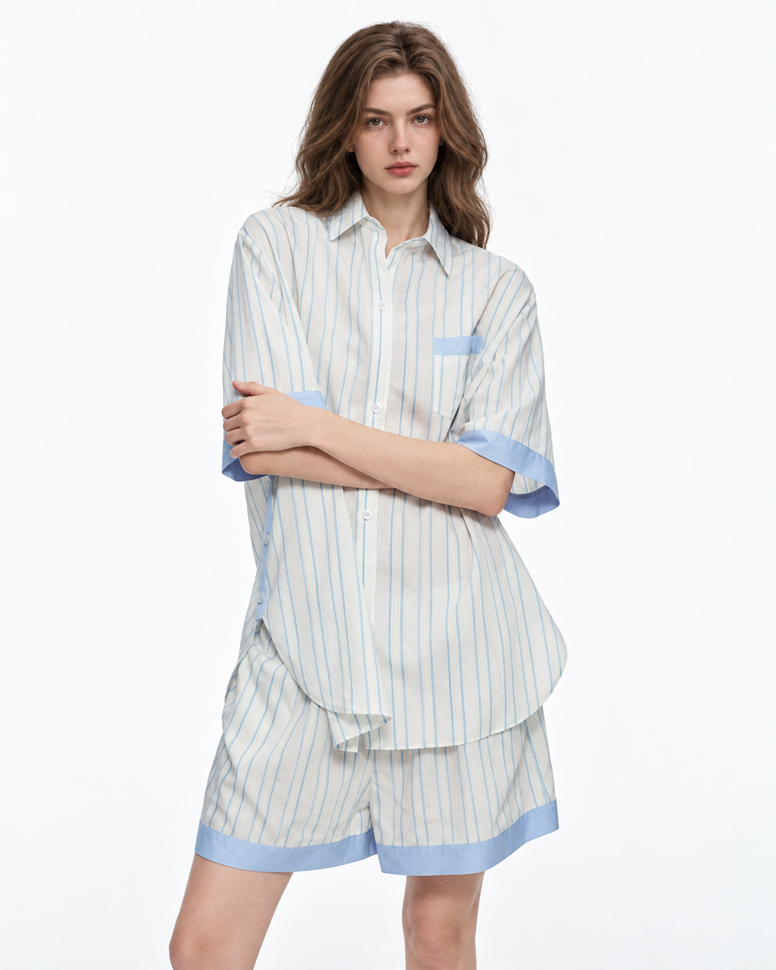 Contrast-Band Striped Viscose-Blend Pajama Shorts Set – blue crossed-arms close view - Roomden