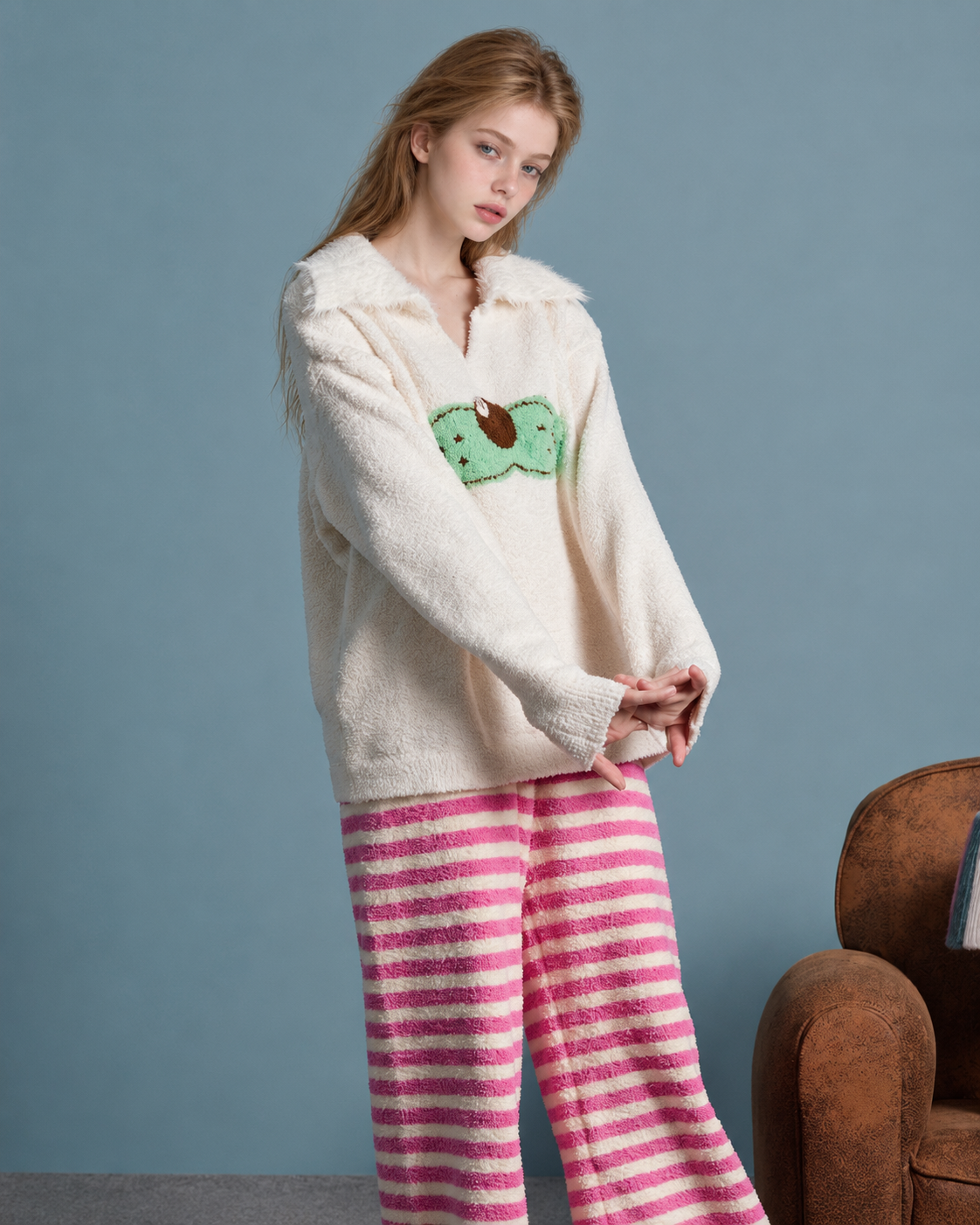Cat Motif and Stripe Fleece Pajama Set - Side front sleeve view - Roomden