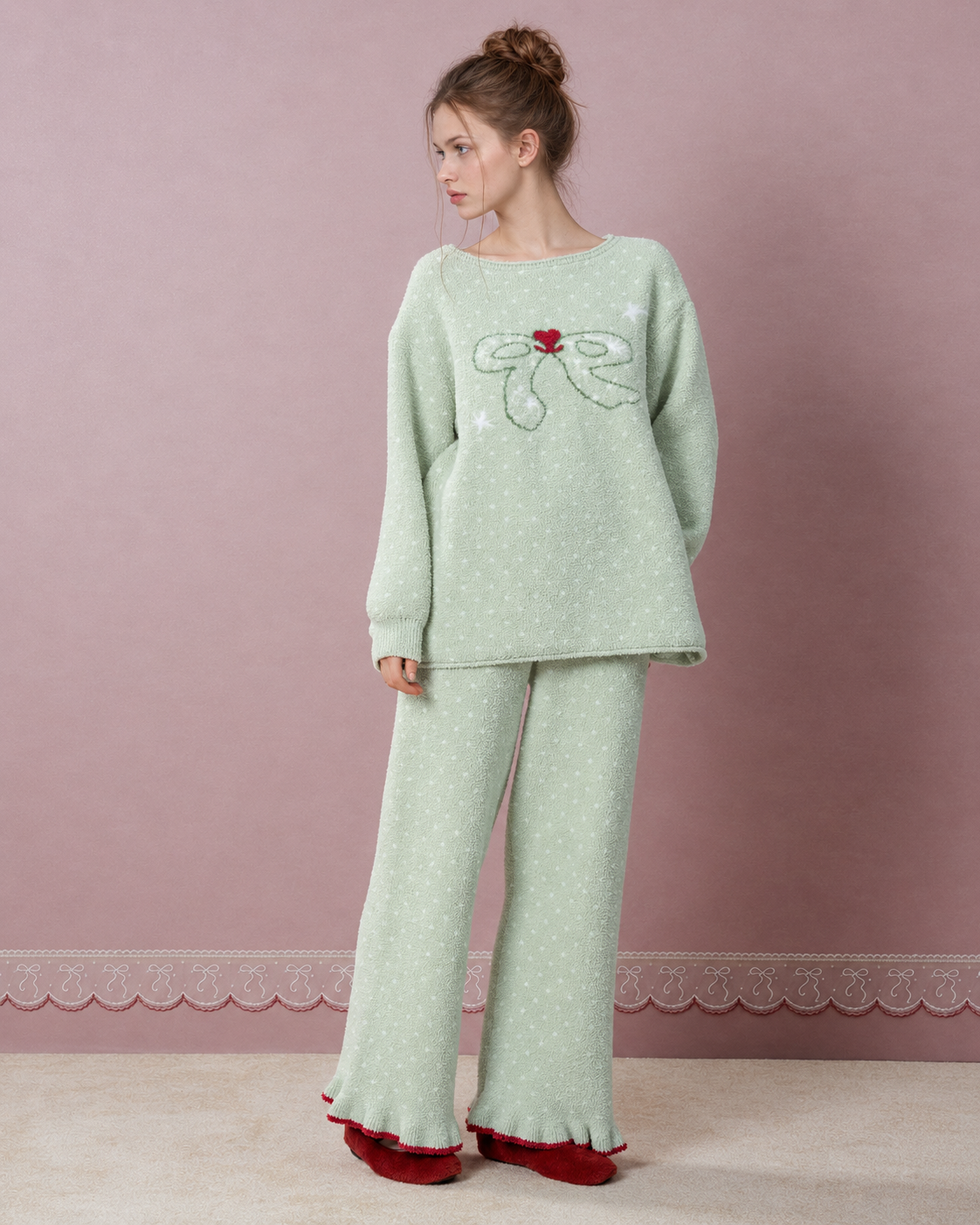 Bow and Heart Fleece Pajama Set – Apple green relaxed standing silhouette - Roomden