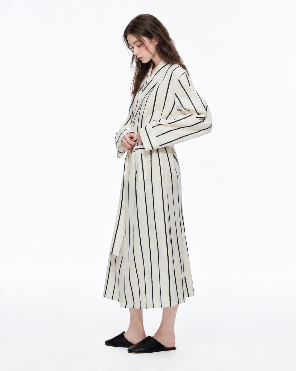 Slateway Fine-Stripe Cotton Wrap Robe – black studio 2 - Roomden