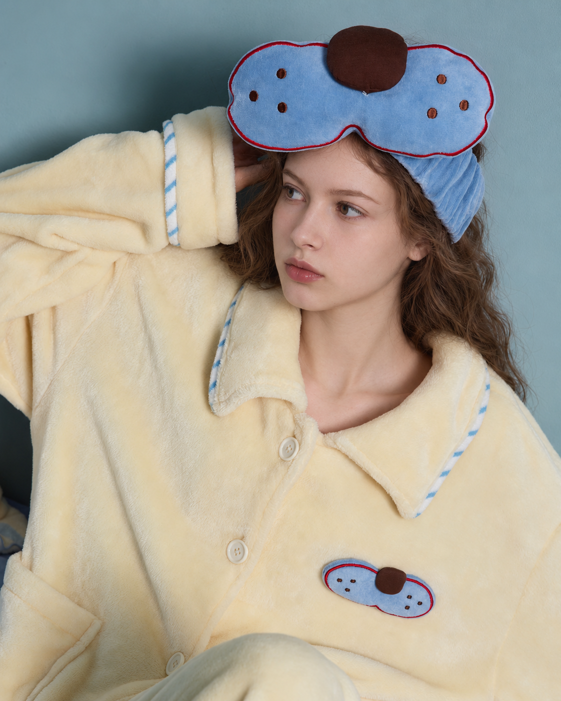 Cat Patch Fleece Pajama Set – cream yellow, close view of the cat patch and collar trim - Roomden