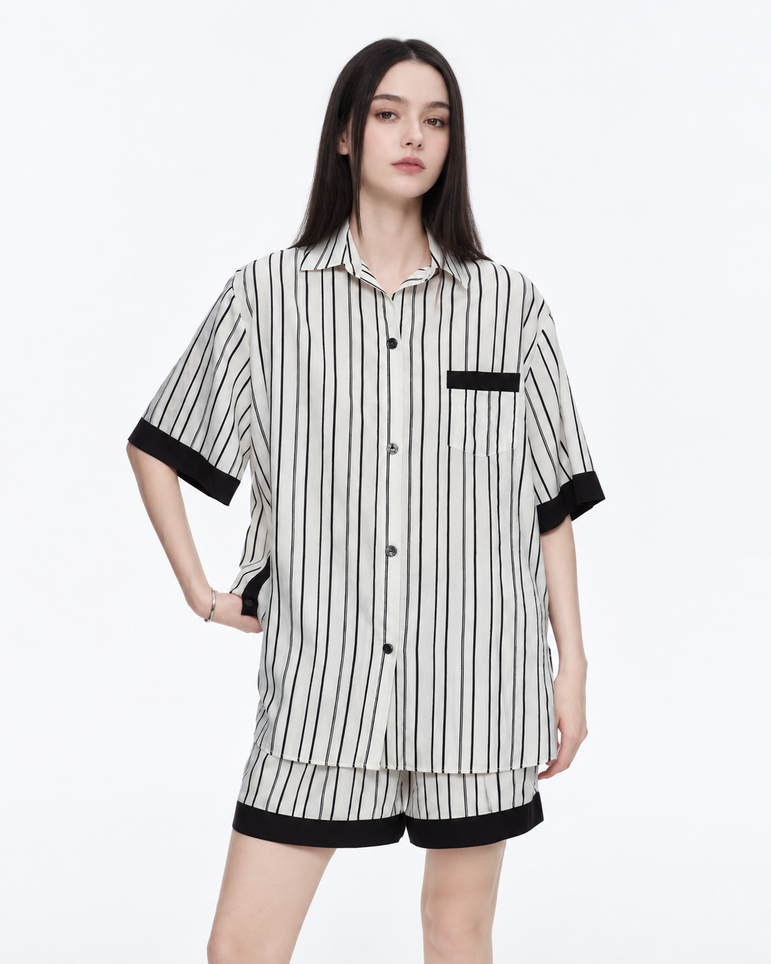 Contrast-Band Striped Viscose-Blend Pajama Shorts Set – black closer front view - Roomden
