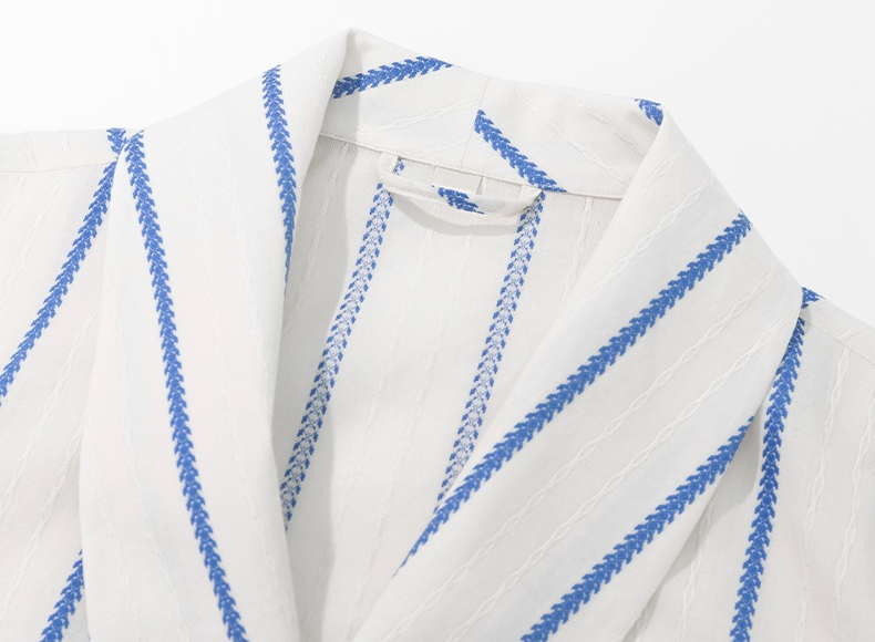 Slateway Fine-Stripe Cotton Wrap Robe – blue detail 1 - Roomden