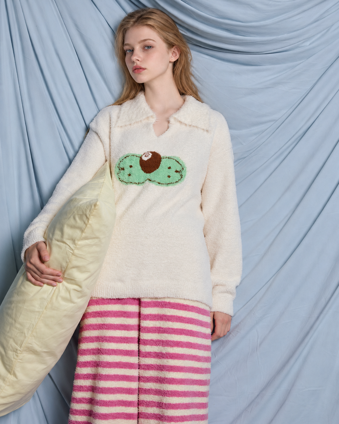 Cat Motif and Stripe Fleece Pajama Set - Standing pillow view - Roomden