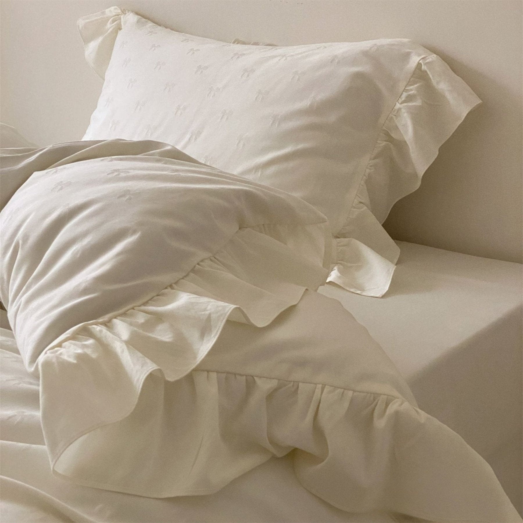 Fenella Ruffle Washed Cotton Bedding Set - room scene
