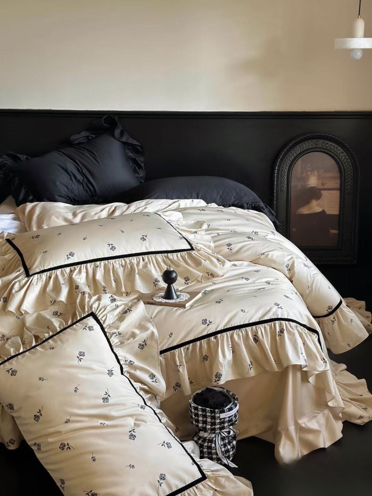 Verlaine Ruffled Long-Staple Cotton Bedding Set - room scene