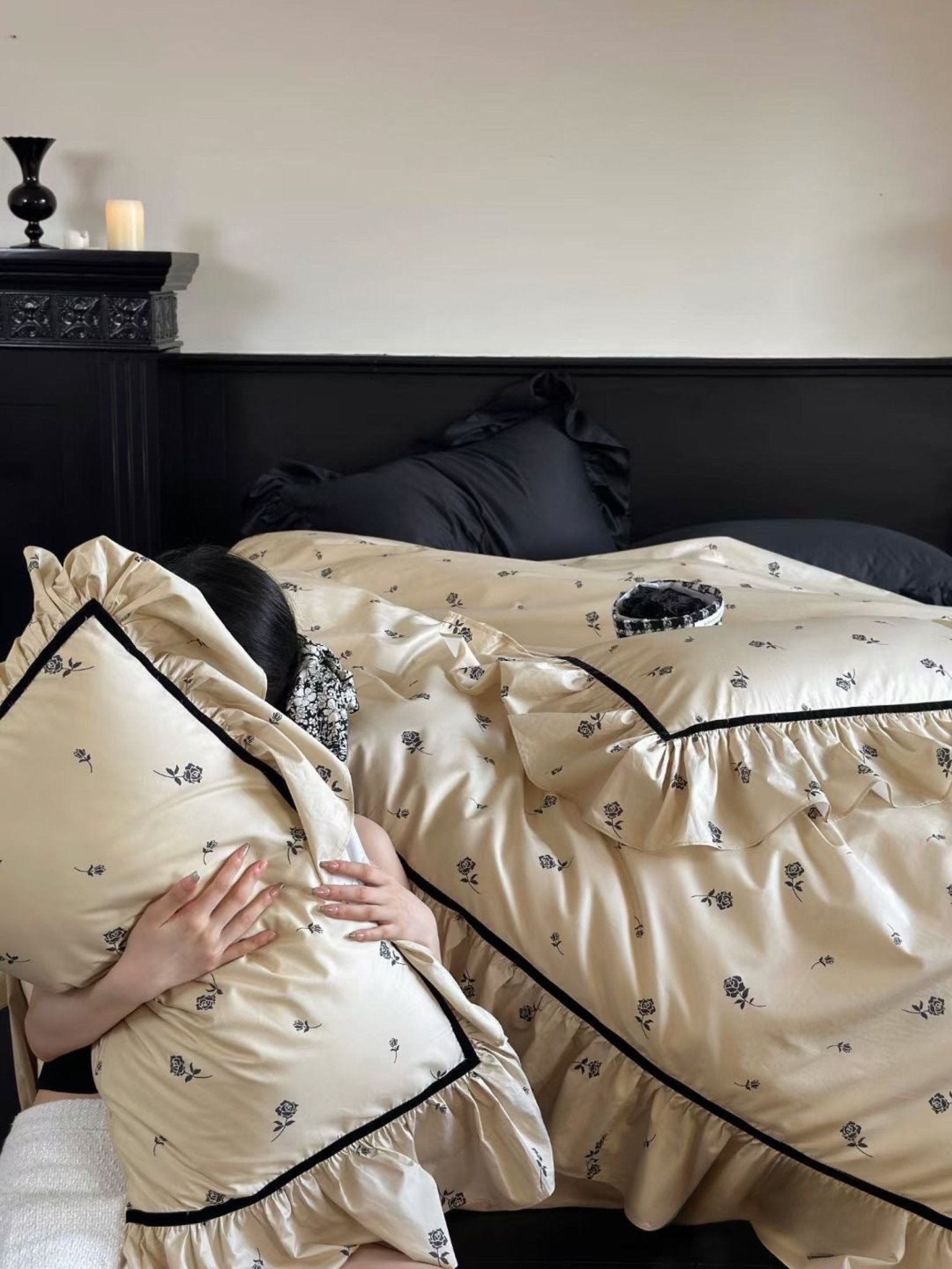 Verlaine Ruffled Long-Staple Cotton Bedding Set - room scene