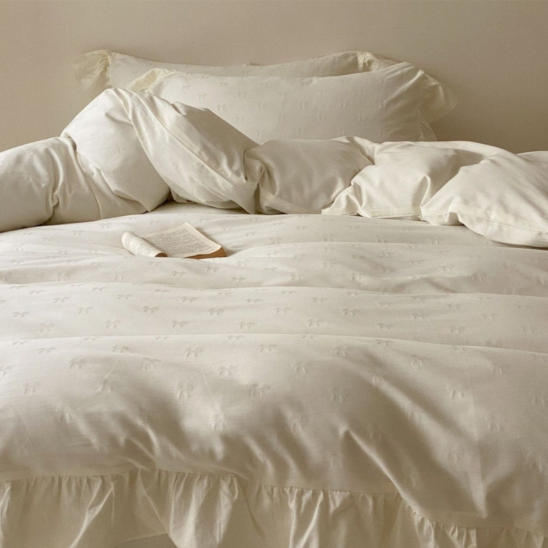 Fenella Ruffle Washed Cotton Bedding Set - room scene