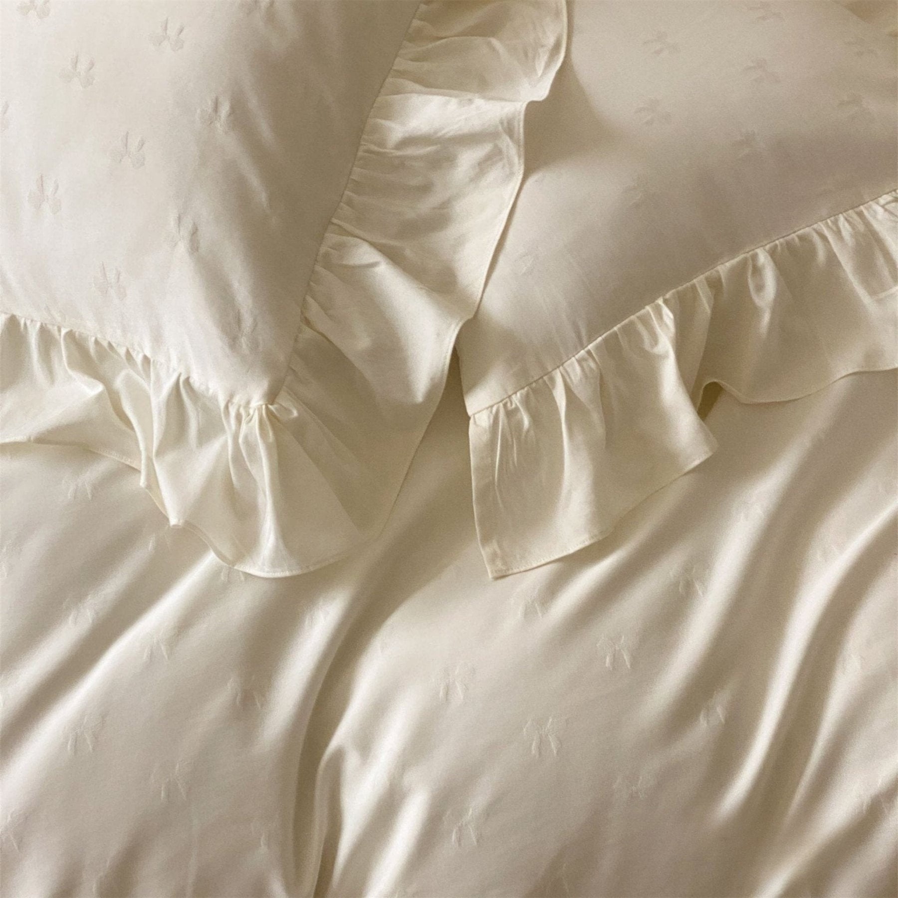 Fenella Ruffle Washed Cotton Bedding Set - room scene