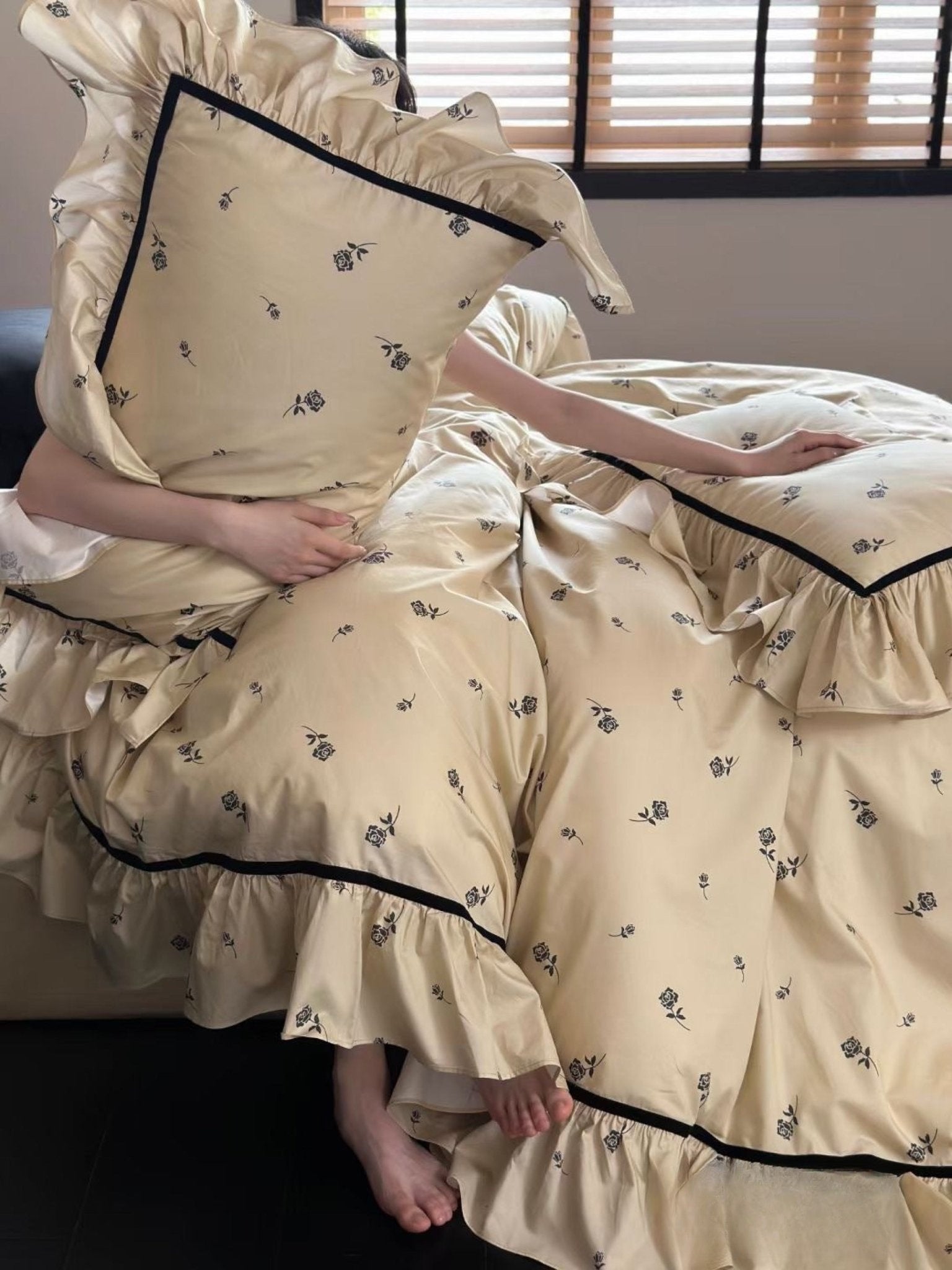 Verlaine Ruffled Long-Staple Cotton Bedding Set - room scene