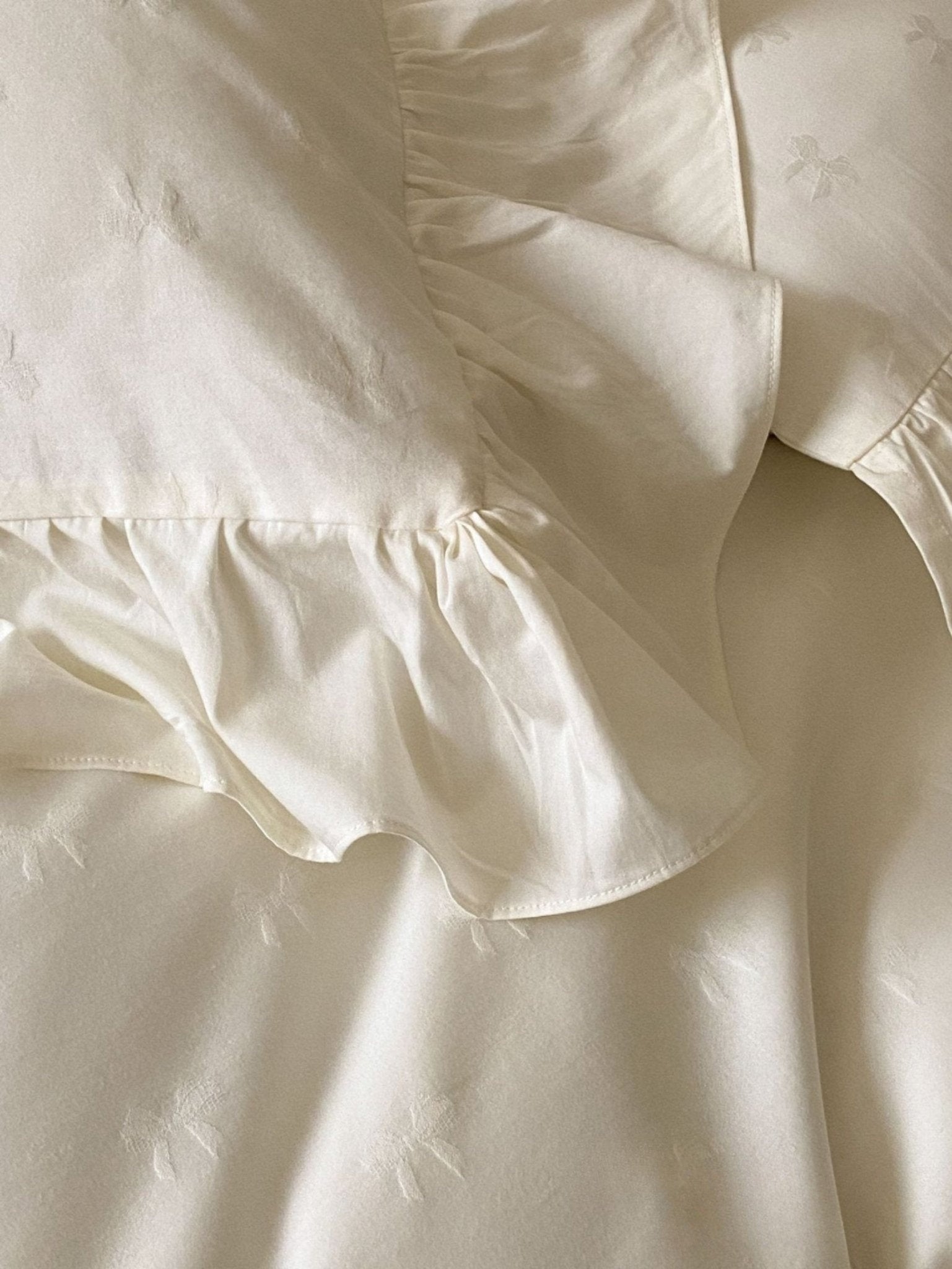 Isolde Ruffle Long-Staple Cotton Bedding Set - room scene