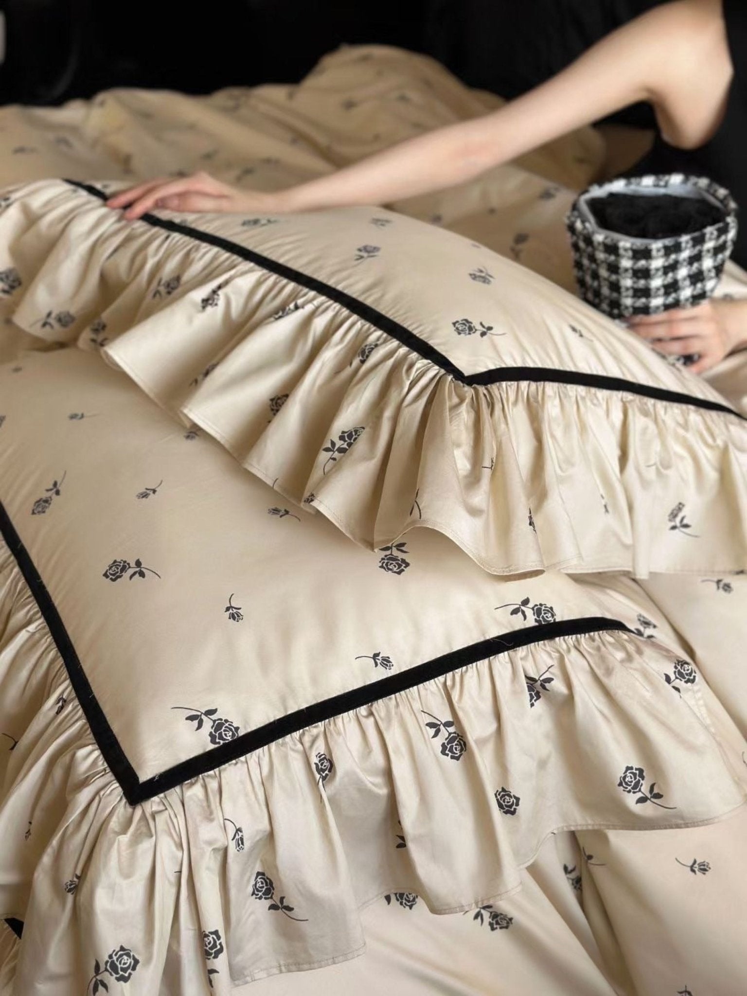 Verlaine Ruffled Long-Staple Cotton Bedding Set - room scene