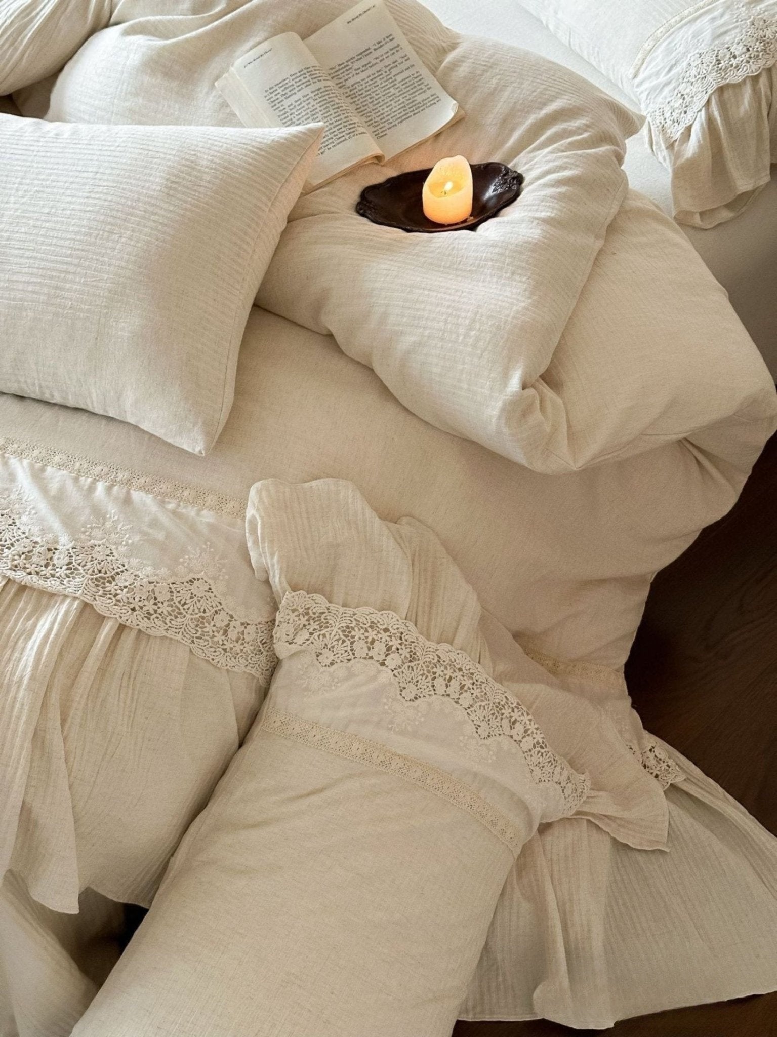Lissandre Ruffled Gauze Bedding Set - room scene