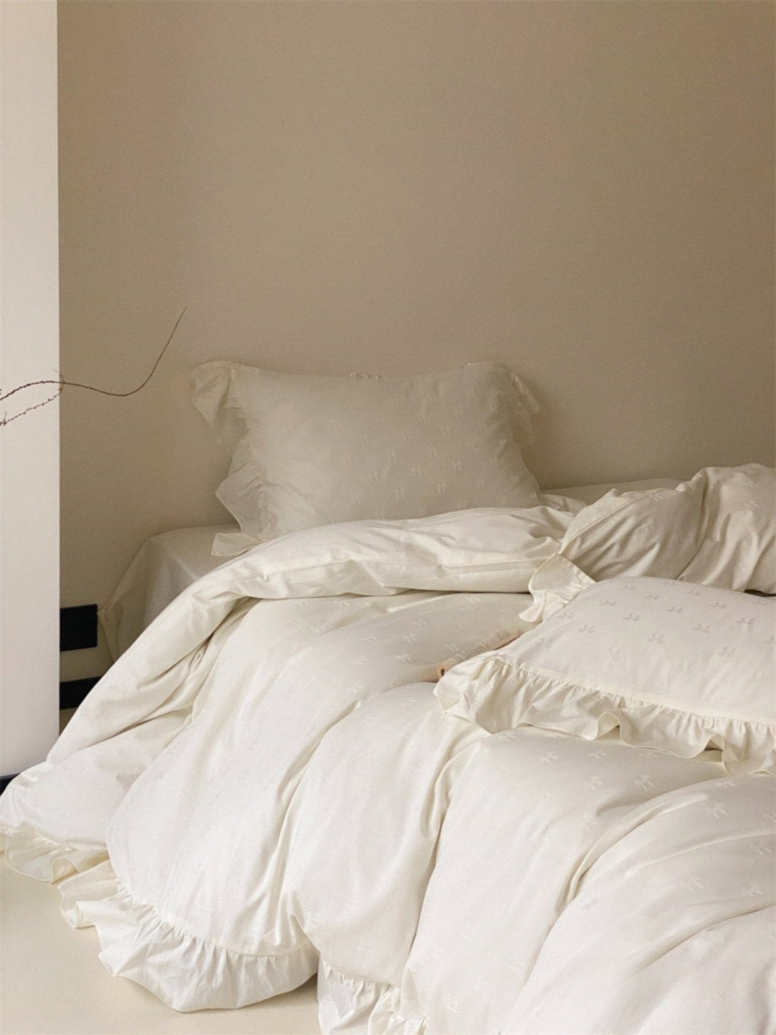 Fenella Ruffle Washed Cotton Bedding Set - room scene