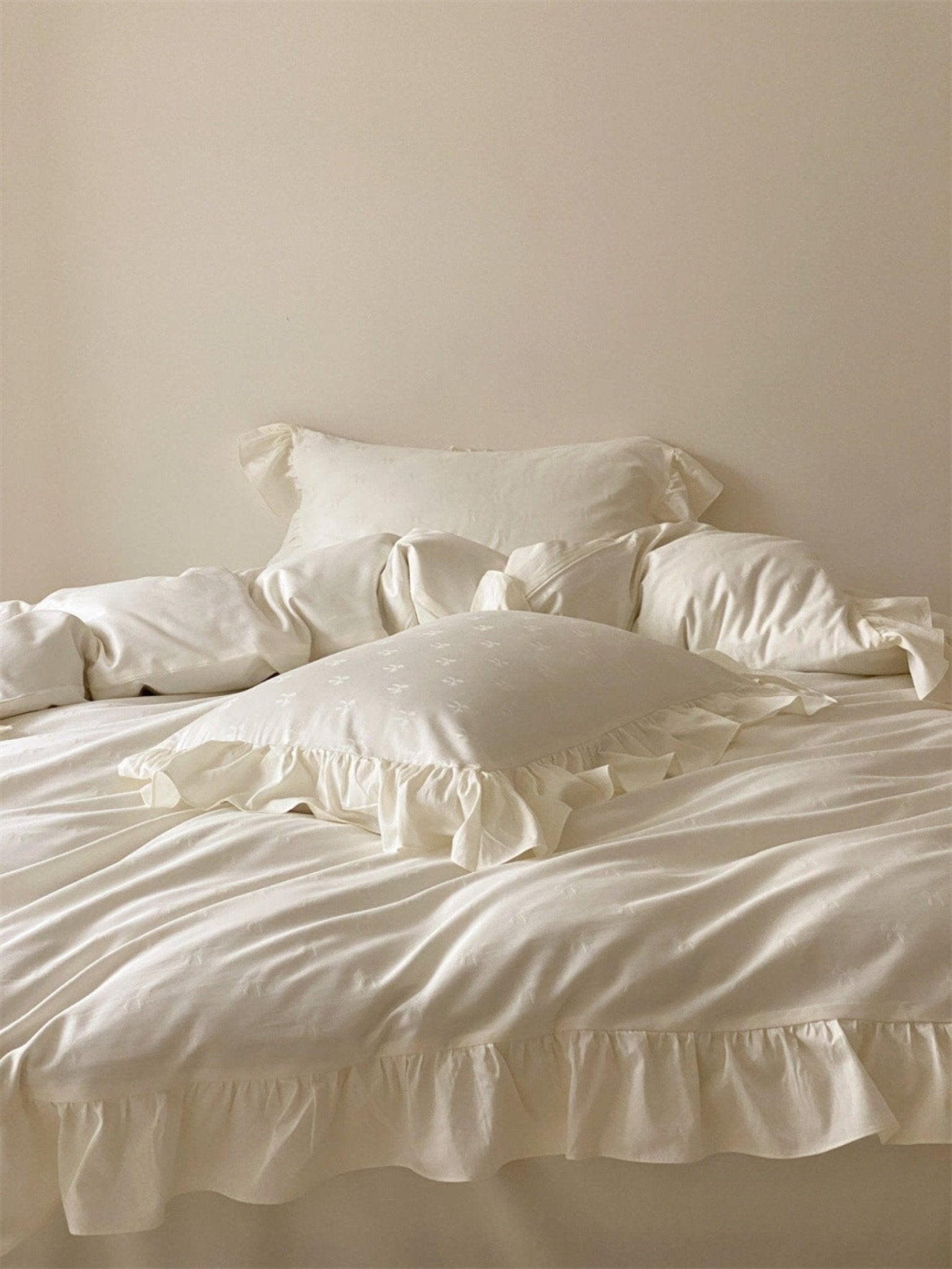 Fenella Ruffle Washed Cotton Bedding Set - room scene