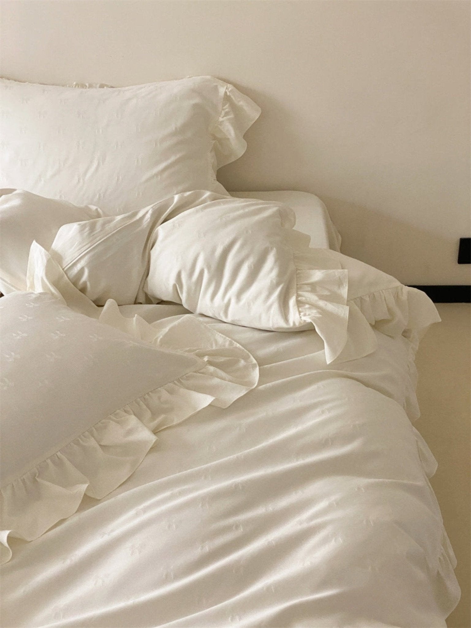 Fenella Ruffle Washed Cotton Bedding Set - room scene
