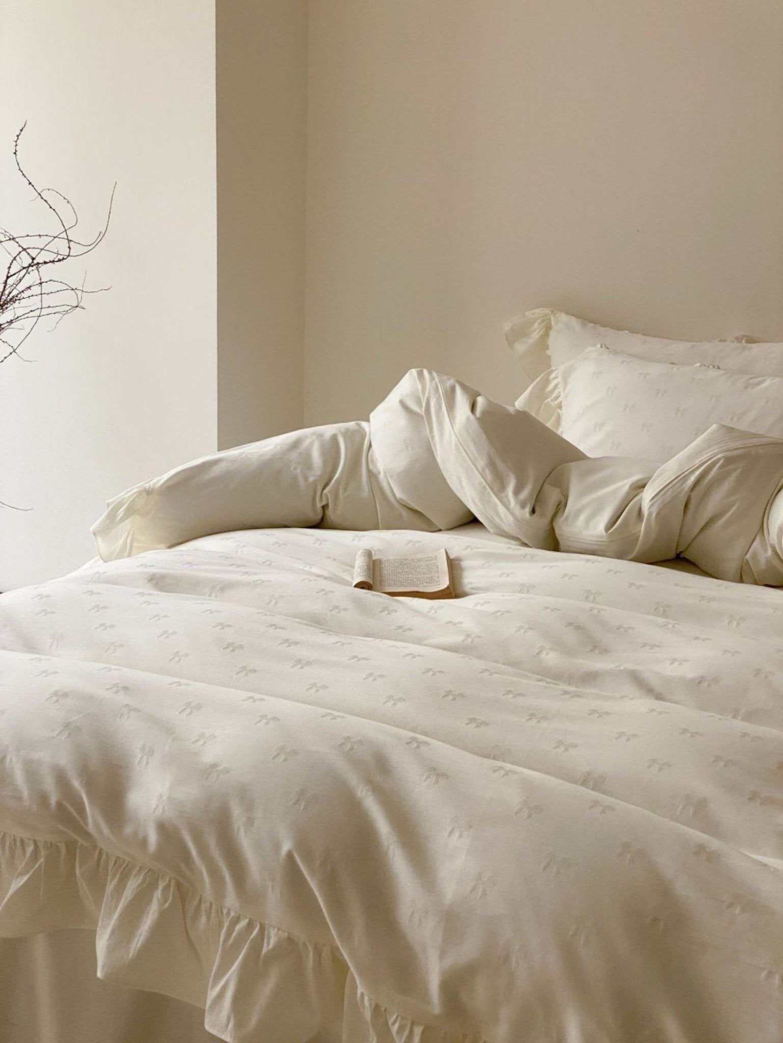 Fenella Ruffle Washed Cotton Bedding Set - room scene