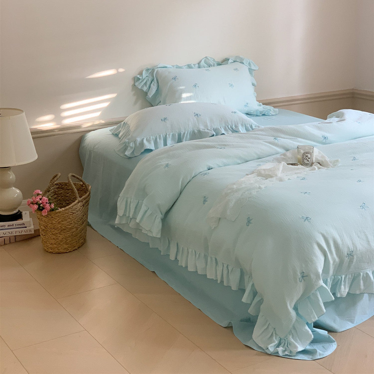 Fenlaire Bow Embroidered Double Gauze Bedding Set – Powder Blue embroidered bow bedding with ruffled edges - Roomden