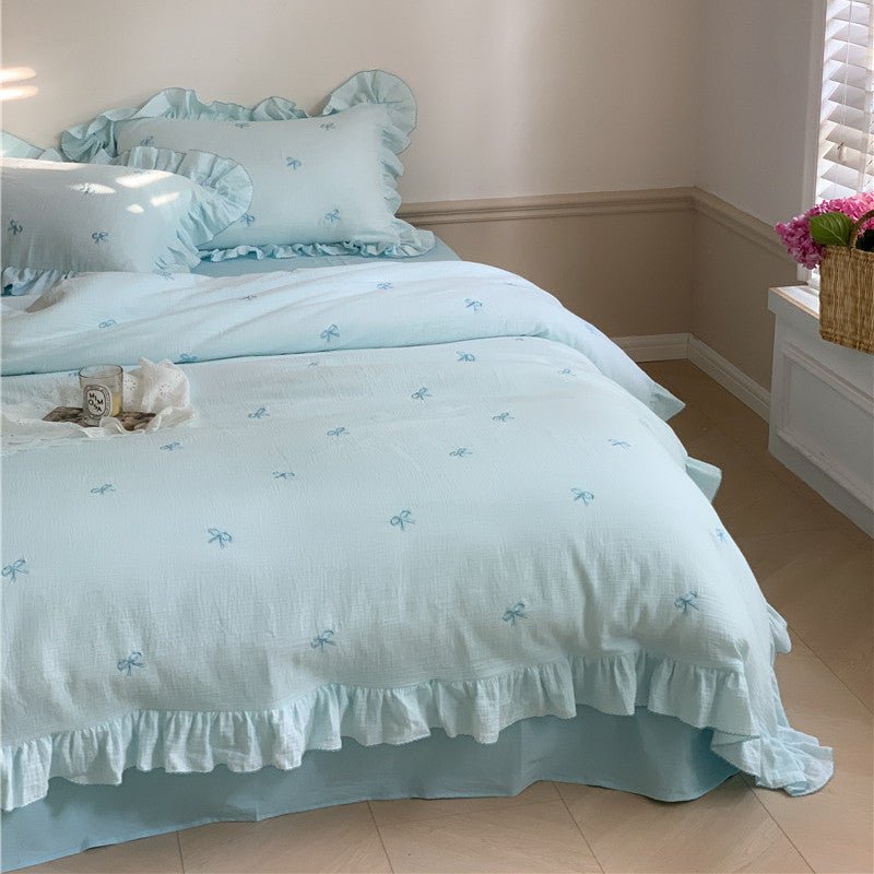 Fenlaire Bow Embroidered Double Gauze Bedding Set – Powder Blue embroidered bow bedding with ruffled edges - Roomden
