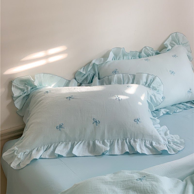 Fenlaire Bow Embroidered Double Gauze Bedding Set – Powder Blue embroidered bow bedding with ruffled edges - Roomden
