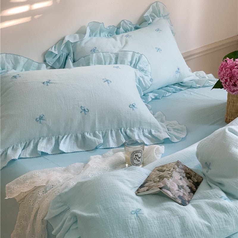 Fenlaire Bow Embroidered Double Gauze Bedding Set – Powder Blue embroidered bow bedding with ruffled edges - Roomden