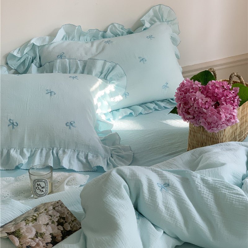 Fenlaire Bow Embroidered Double Gauze Bedding Set – Powder Blue embroidered bow bedding with ruffled edges - Roomden