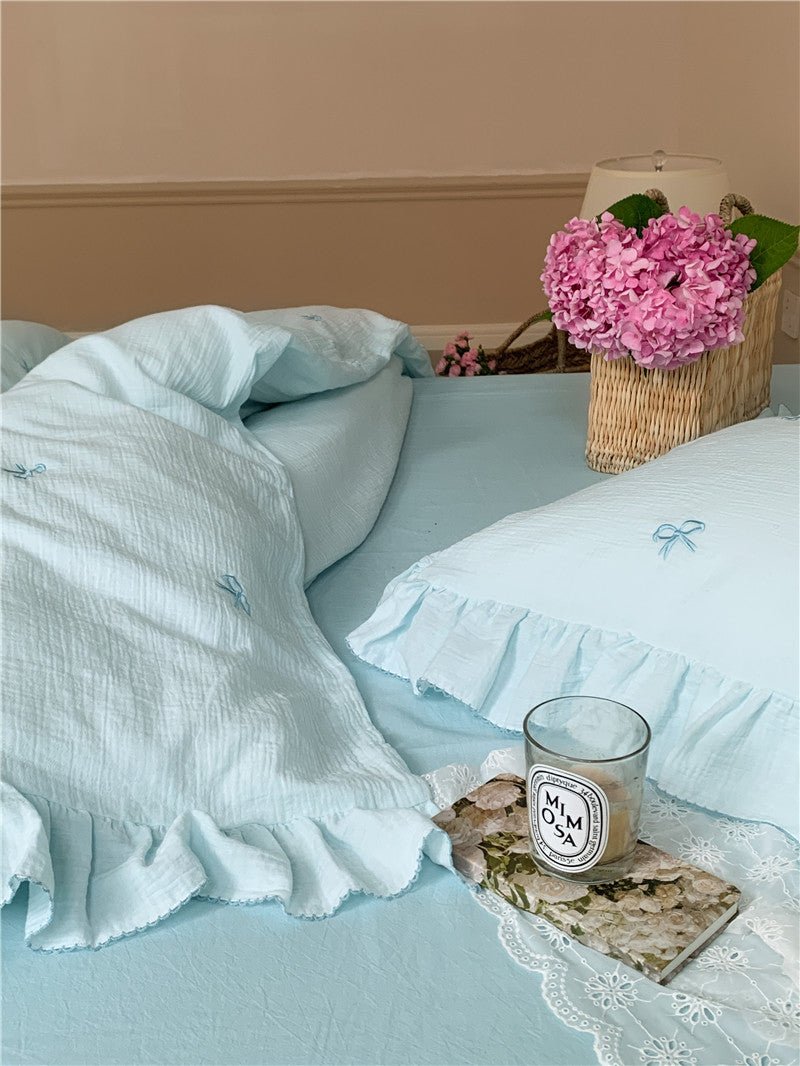 Fenlaire Bow Embroidered Double Gauze Bedding Set – Powder Blue embroidered bow bedding with ruffled edges - Roomden