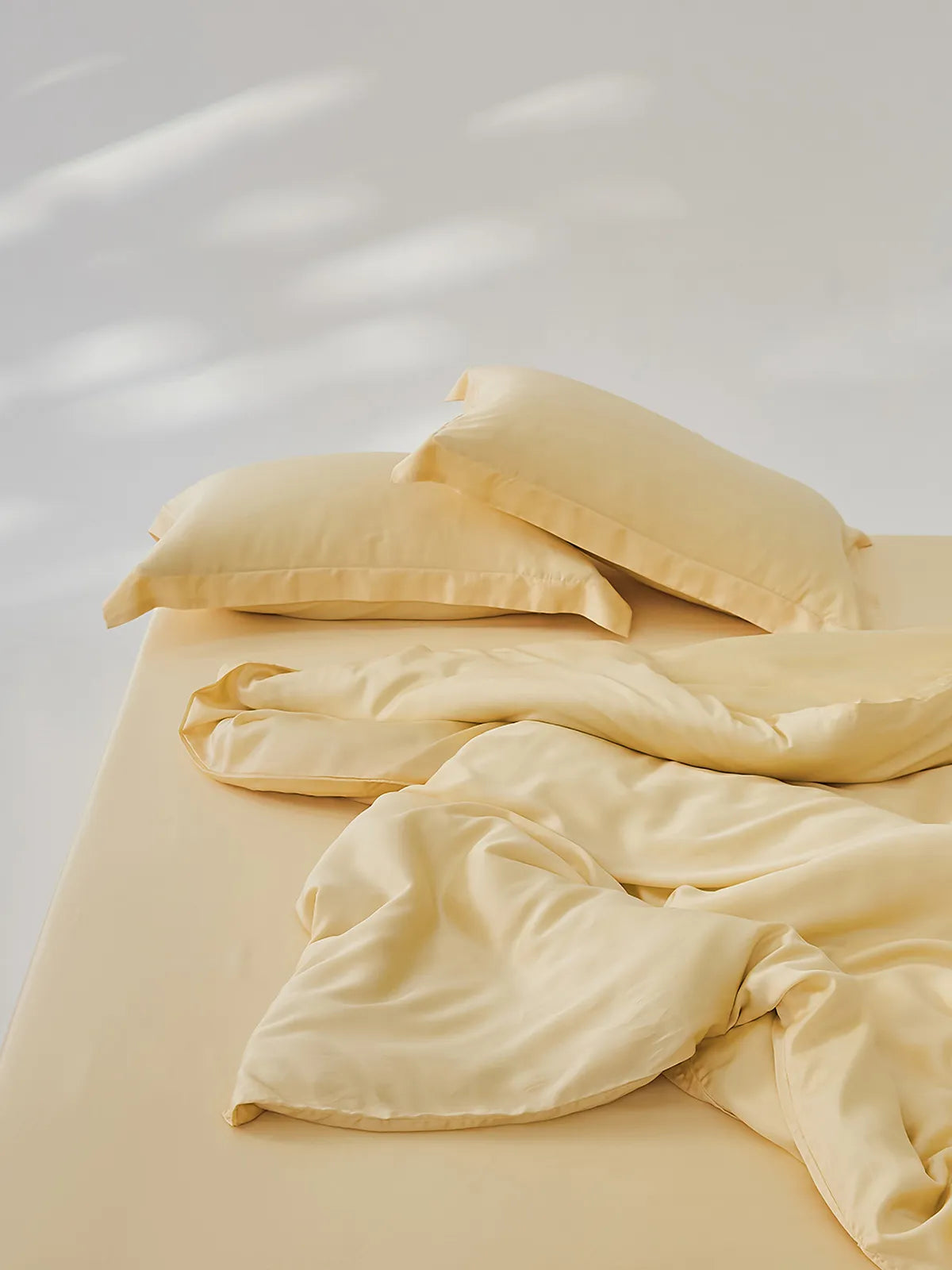 Silky cooling Tencel duvet cover set with a soft minimalist look and smooth draped texture – RoomDen