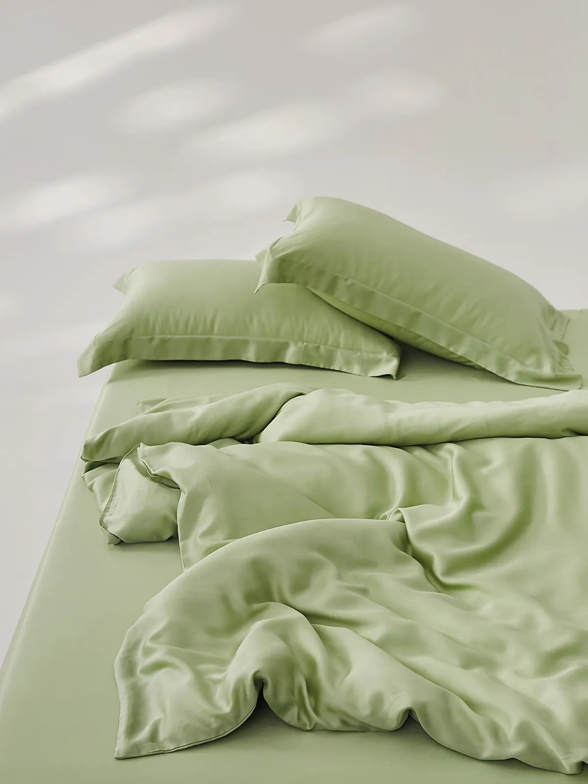 Silky cooling Tencel duvet cover set with a soft minimalist look and smooth draped texture – RoomDen