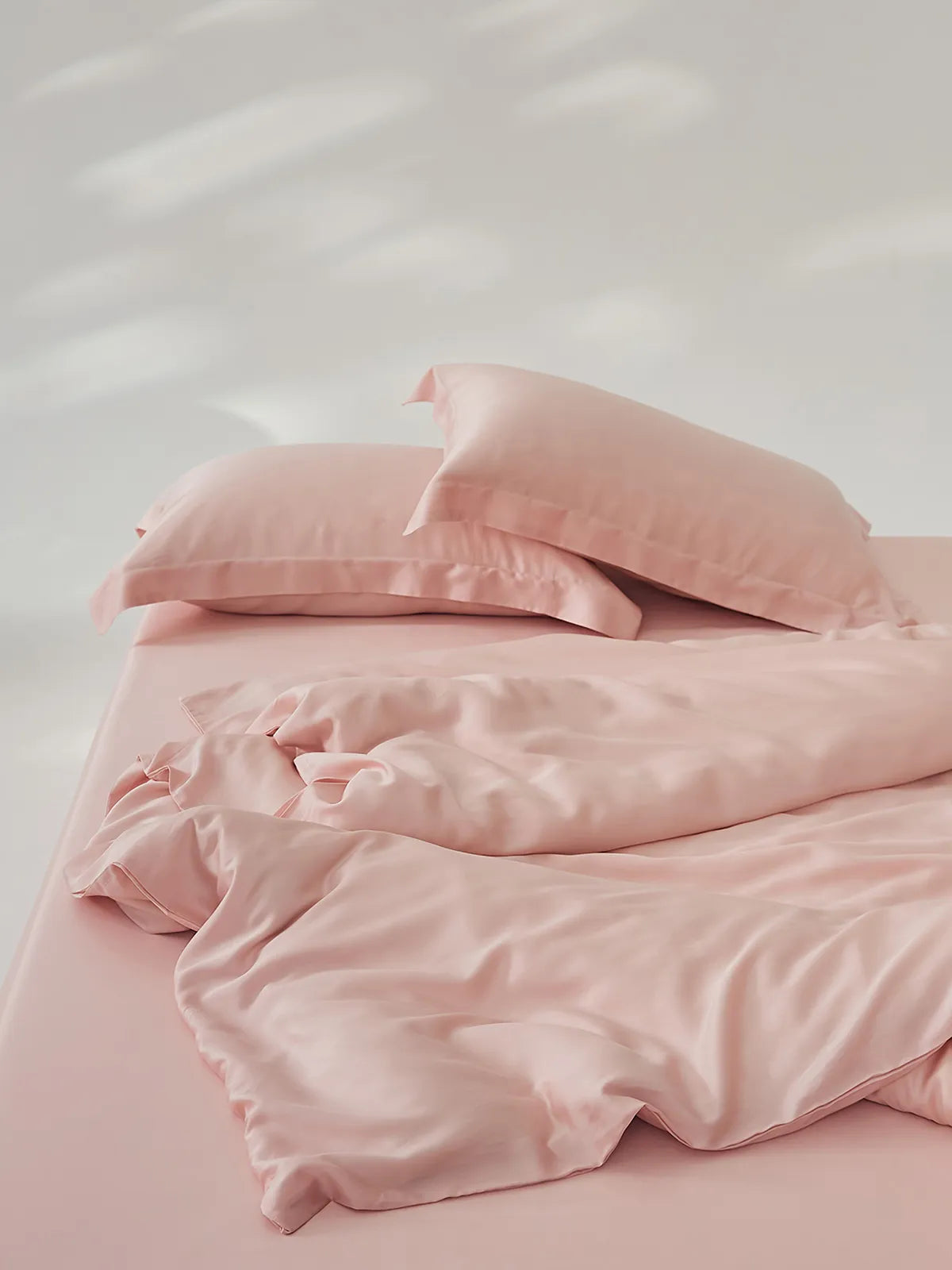 Silky cooling Tencel duvet cover set with a soft minimalist look and smooth draped texture – RoomDen
