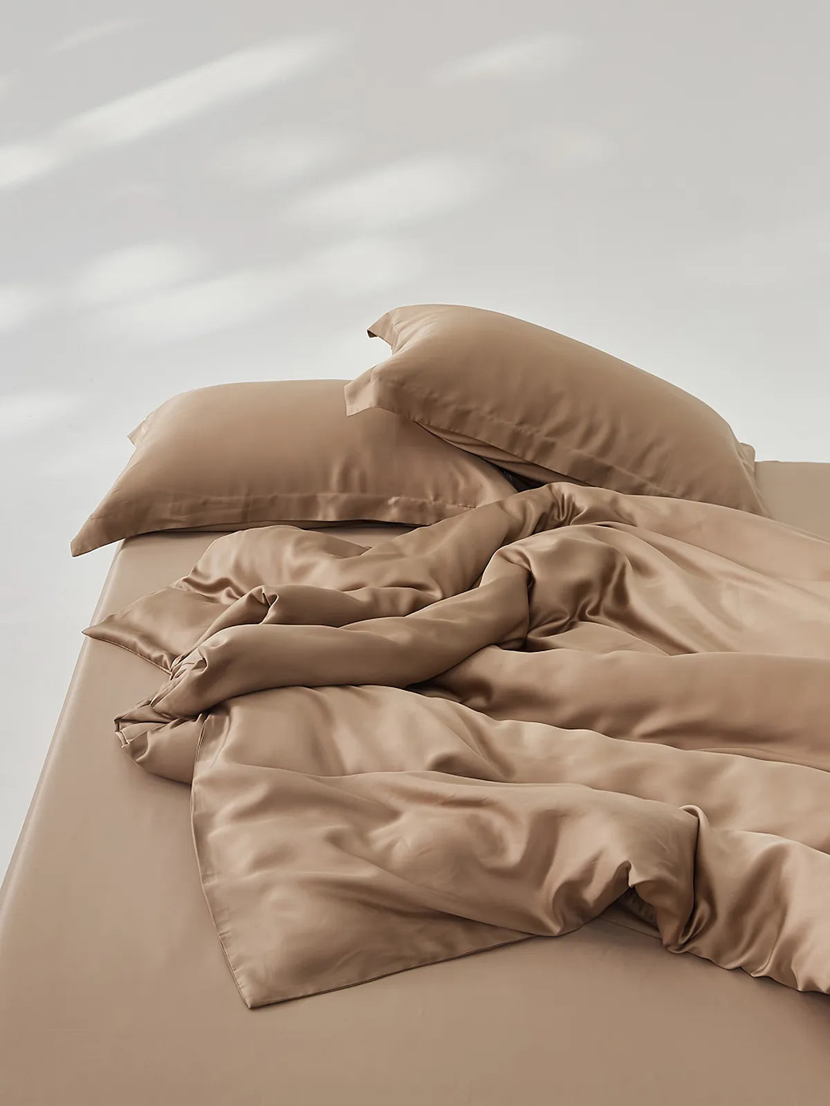 Silky cooling Tencel duvet cover set with a soft minimalist look and smooth draped texture – RoomDen