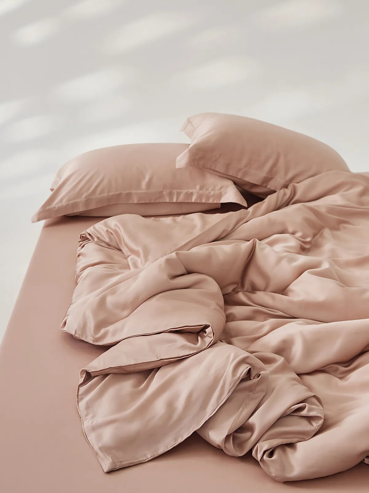 Silky cooling Tencel duvet cover set with a soft minimalist look and smooth draped texture – RoomDen
