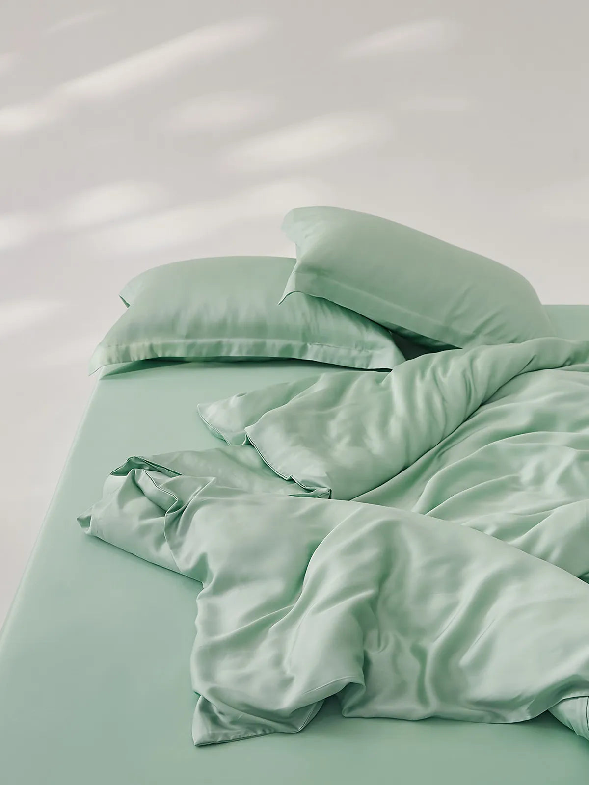 Silky cooling Tencel duvet cover set with a soft minimalist look and smooth draped texture – RoomDen