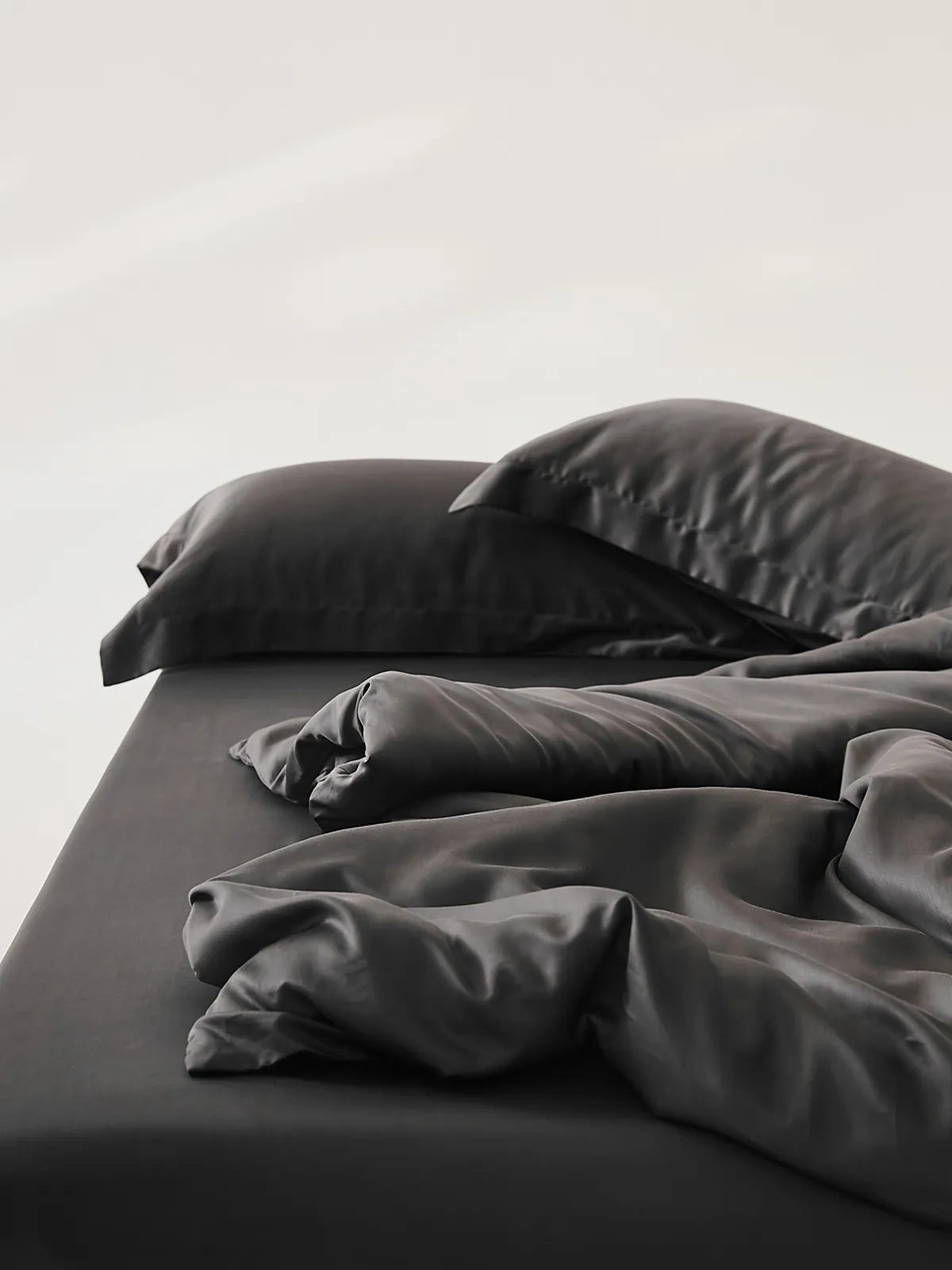 Silky cooling Tencel duvet cover set with a soft minimalist look and smooth draped texture – RoomDen