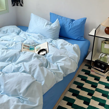 Soft blue gradient bedding with minimal modern aesthetic – RoomDen