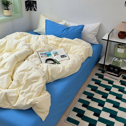 Light beige duvet with blue bed sheet minimalist contrast bedding – RoomDen