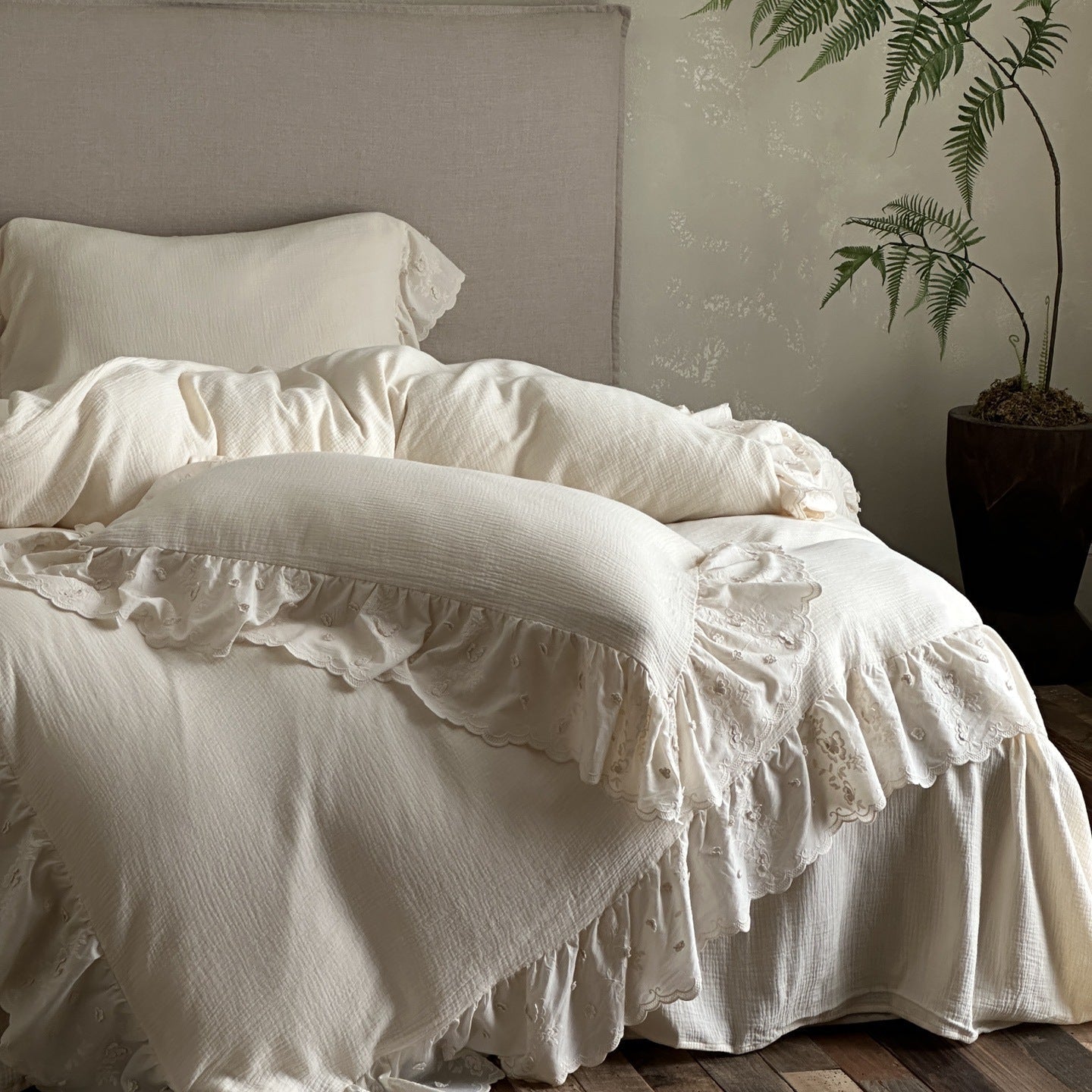 Odile Ruffled Lace Double-Gauze Bedding Set - Pearl White