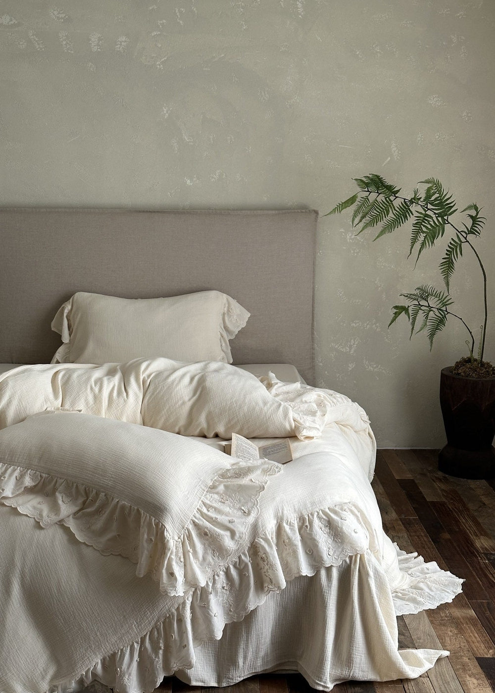 Odile Ruffled Lace Double-Gauze Bedding Set - Pearl White